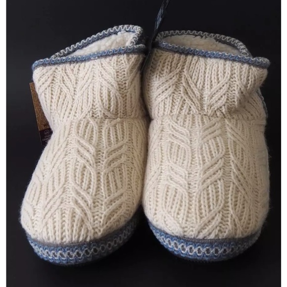 NWT MUK LUKS Women's Light Blue Medium (7/8) Leigh Slipper Boots - Picture 2 of 7